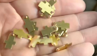 ငွေအဆက်အသွယ်တံဆိပ်တုံးထုခြင်းအတွက် အစုလိုက်အပြုံလိုက် ထုတ်လုပ်မှု